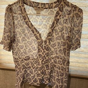 Banana Republic XS Woman’s Blouse 100% Silk Beautiful Condition.